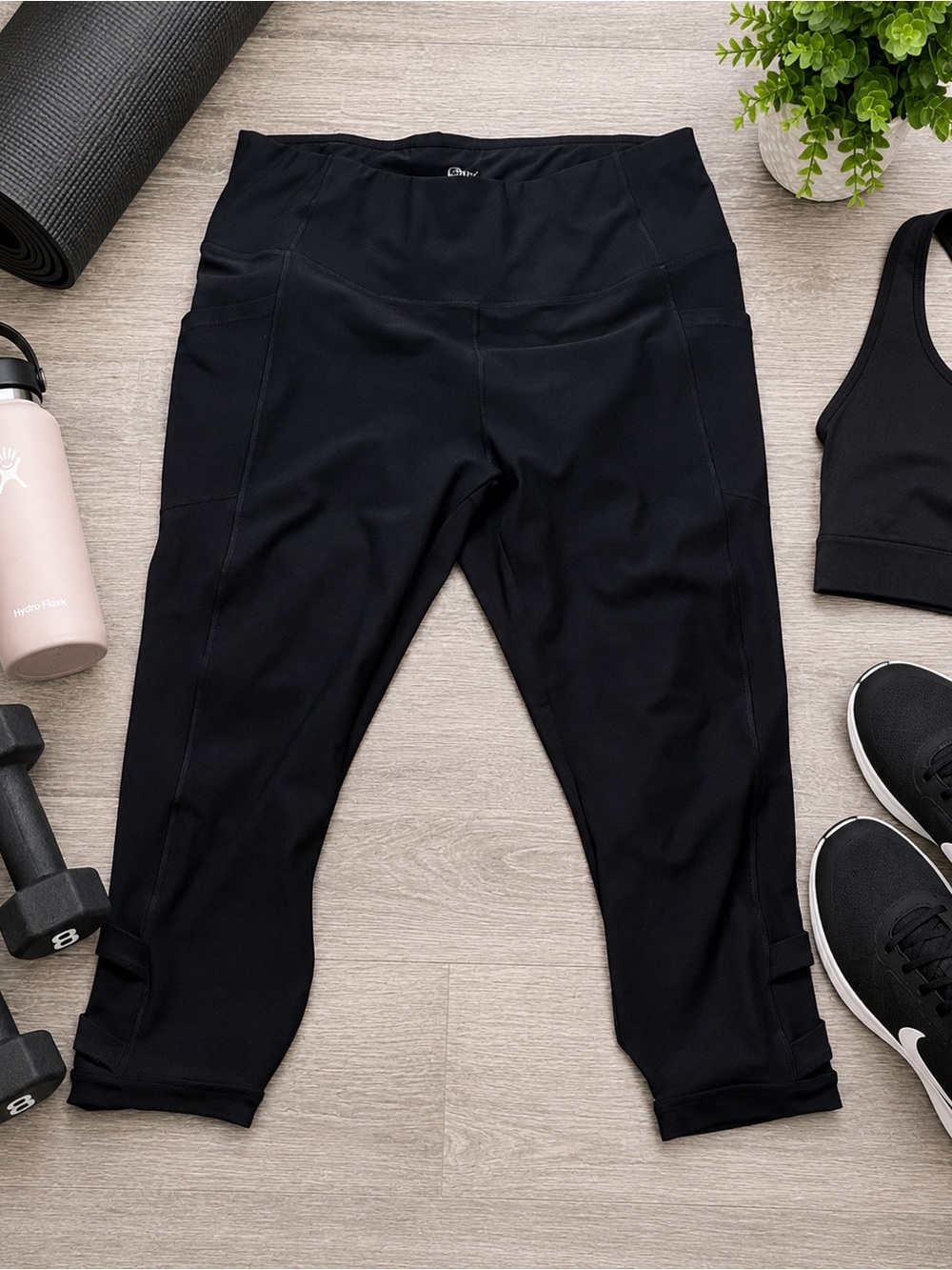 90 Degree by Reflex Black High Rise Crop Leggings 1X Side Pockets Crisscross Hem
